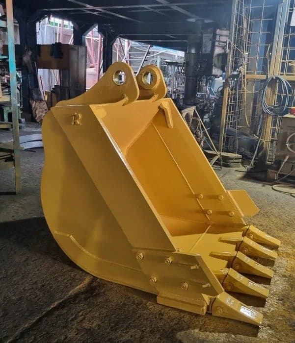 Bucket excavator di workshop